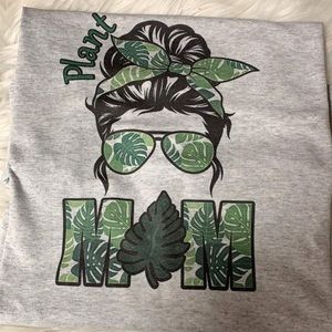 Brand new unisex plant mom T-shirt